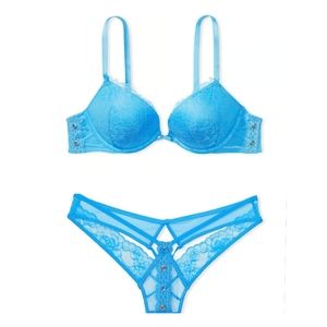 Victoria's Secret bombshell pushup bra with matching lace crotchless thong